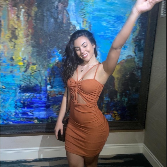 Orange Cutout Dress - Pretty Little Thing - Picture 1 of 4
